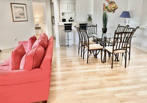 2BR 2BA New King Mattress, Walk-In Shower, Pool, Balcony, Tennis, Pickleball