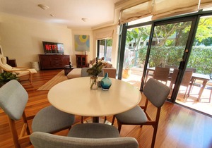 2BR BEAUTIFUL River Retreat ★Pool★Wine★Gym★Netflix