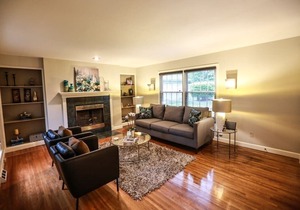 2BR Home short walk to Southpark Mall!