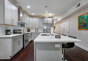 3 BDR Modern home mins From French Quarter!