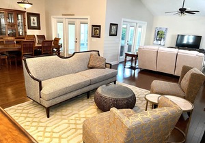 3 bdrm/2 bath close to Lake Sumter Landing with golf cart!