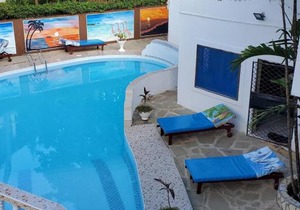 3 Bed Villa - Sleeps 6 - Wifi - Parking