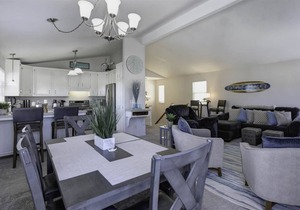 3 Bedroom, 2 bathrooms, steps to the sand, sleeps 8