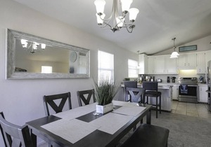 3 Bedroom, 2 bathrooms, steps to the sand, sleeps 8