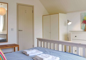 3 bedroom accommodation in Elmer, Middleton-on-Sea