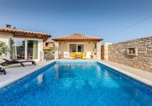 3 bedroom accommodation in Klimni