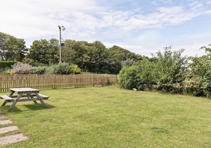 3 bedroom accommodation in Weybourne
