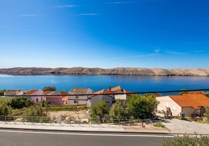 3 bedroom accommodation in Miskovici