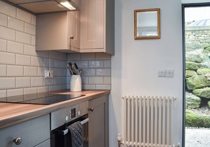 3 bedroom accommodation in Ashover