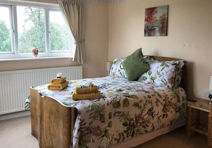 3 bedroom accommodation in Blakeney, near Lydney