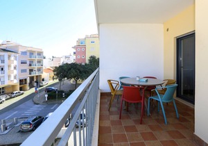 3-Bedroom Apt, Sleeps 6, Pool, Gym & Jacuzzi