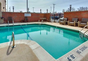 3-Star Hotel ∙ Drury Inn & Suites St. Louis Forest Park
