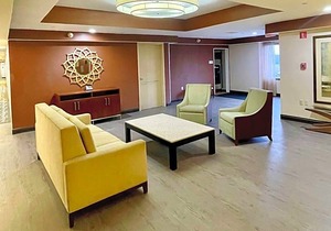 3-Star Hotel ∙ Brandywine Plaza Hotel, SureStay Collection by Best Western