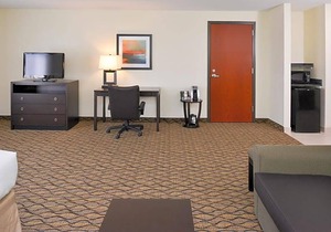 3-Star Hotel ∙ Holiday Inn Poplar Bluff, an IHG Hotel