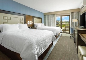 3-Star Hotel ∙ Hampton Inn & Suites - Napa, CA