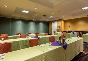 3-Star Hotel ∙ Hilton Garden Inn San Mateo