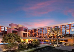 3-Star Hotel ∙ Hilton Orange County/Costa Mesa