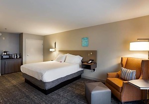 3-Star Hotel ∙ Hilton Garden Inn Fairfield