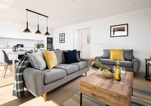 3 THE BAY - A minimalist apartment with sweeping sea views over Coldingham Bay.