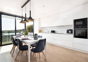 3 THE BAY - A minimalist apartment with sweeping sea views over Coldingham Bay.