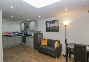 3 THE VAULTS, romantic in Glastonbury