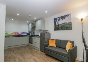 3 THE VAULTS, romantic in Glastonbury