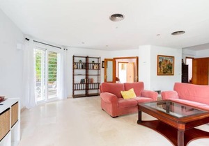300 m² Villa ∙ 5 bedrooms ∙ 8 guests