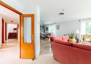 300 m² Villa ∙ 4 bedrooms ∙ 8 guests