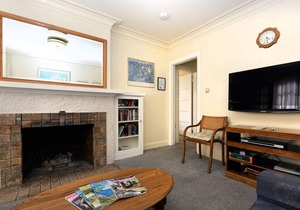 316CA Lower: Well Cared Home, Lower Half of Duplex, 2.5 Blocks from Downtown, WI