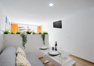 319 MODERN ACCOMMODATION,SEA VIEW, Wi Fi AND POOL