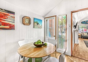 322S: Charming, Cozy Beach Cottage, Front Porch, 2 Blocks to Beach, WIFI - 322 S