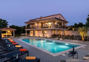 350 m² Villa ∙ 5 bedrooms ∙ 10 guests