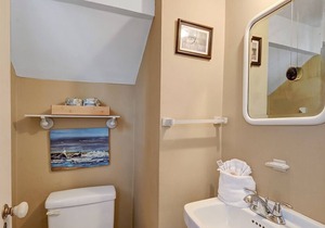 351CA: Sprawling Home, Lots of Outdoor Space, BBQ, WIFI, Min Away from Beach - 3