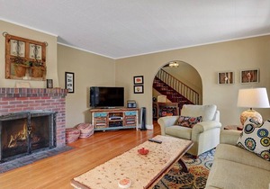 351CA: Sprawling Home, Lots of Outdoor Space, BBQ, WIFI, Min Away from Beach - 3