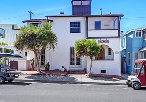 351CA: Sprawling Home, Lots of Outdoor Space, BBQ, WIFI, Min Away from Beach - 3