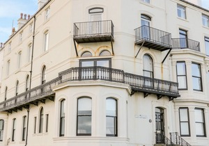 38C THE CRESCENT, character holiday cottage, with a garden in Filey