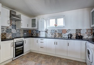 4 Admiralty Court - Three Bedroom House, Sleeps 7