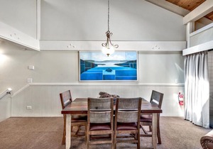 4 BD Townhome Near Lake Tahoe Shore with Shared Outdoor Pool & Hot Tub townhouse