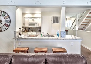 4 BD Townhome Near Lake Tahoe Shore with Shared Outdoor Pool & Hot Tub by RedAwning