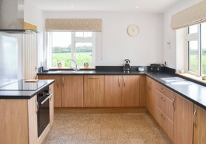 4 bedroom accommodation in Nomansland, near Tiverton
