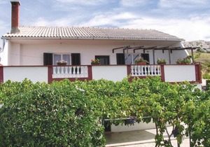 4 bedroom accommodation in Miskovici