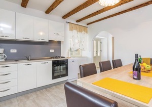 4 bedroom accommodation in Klimni