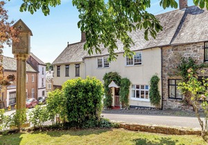 4 bedroom accommodation in Stratton, near Bude