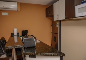 4 Bedroom Combo of two apartments two hot tubs AC security Lleras area