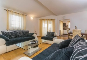 4 bedroom cozy home in Labin