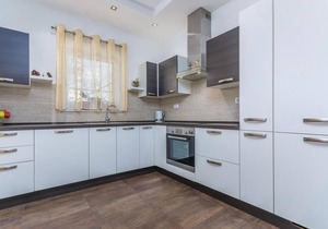 4 bedroom cozy home in Labin