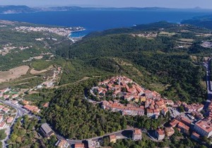 4 Bedroom Cozy Home In Labin