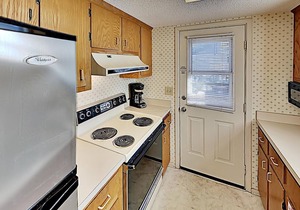 4 Blocks to the Beach Sunny Cottage Outdoor Pool