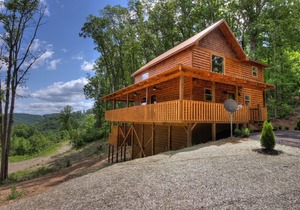4 BR, 3.5 Bath Cabin with Game Room, & Hot Tub ~ BRAND NEW in 2019! ~ Sleeps 12