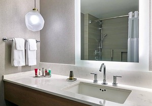 4-Star Hotel ∙ Warner Center Marriott Woodland Hills